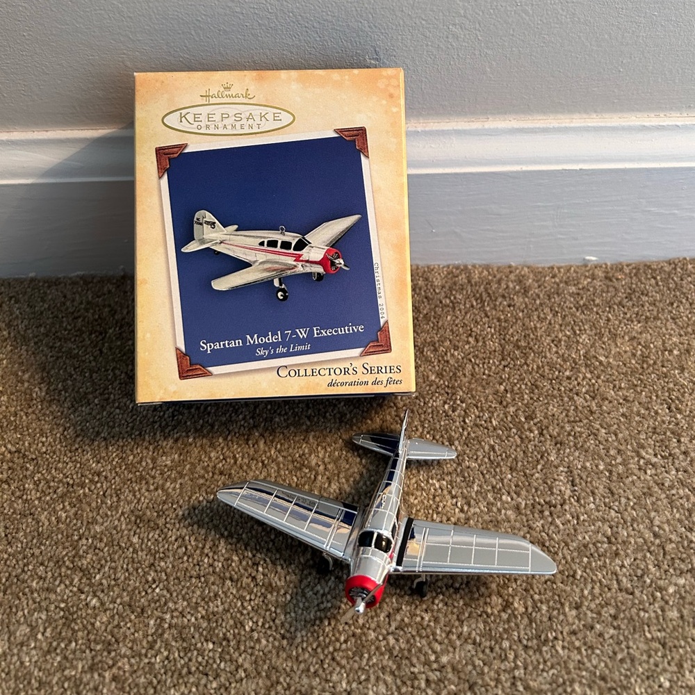 Hallmark Keepsake Spartan Model 7-W Executive Ornament